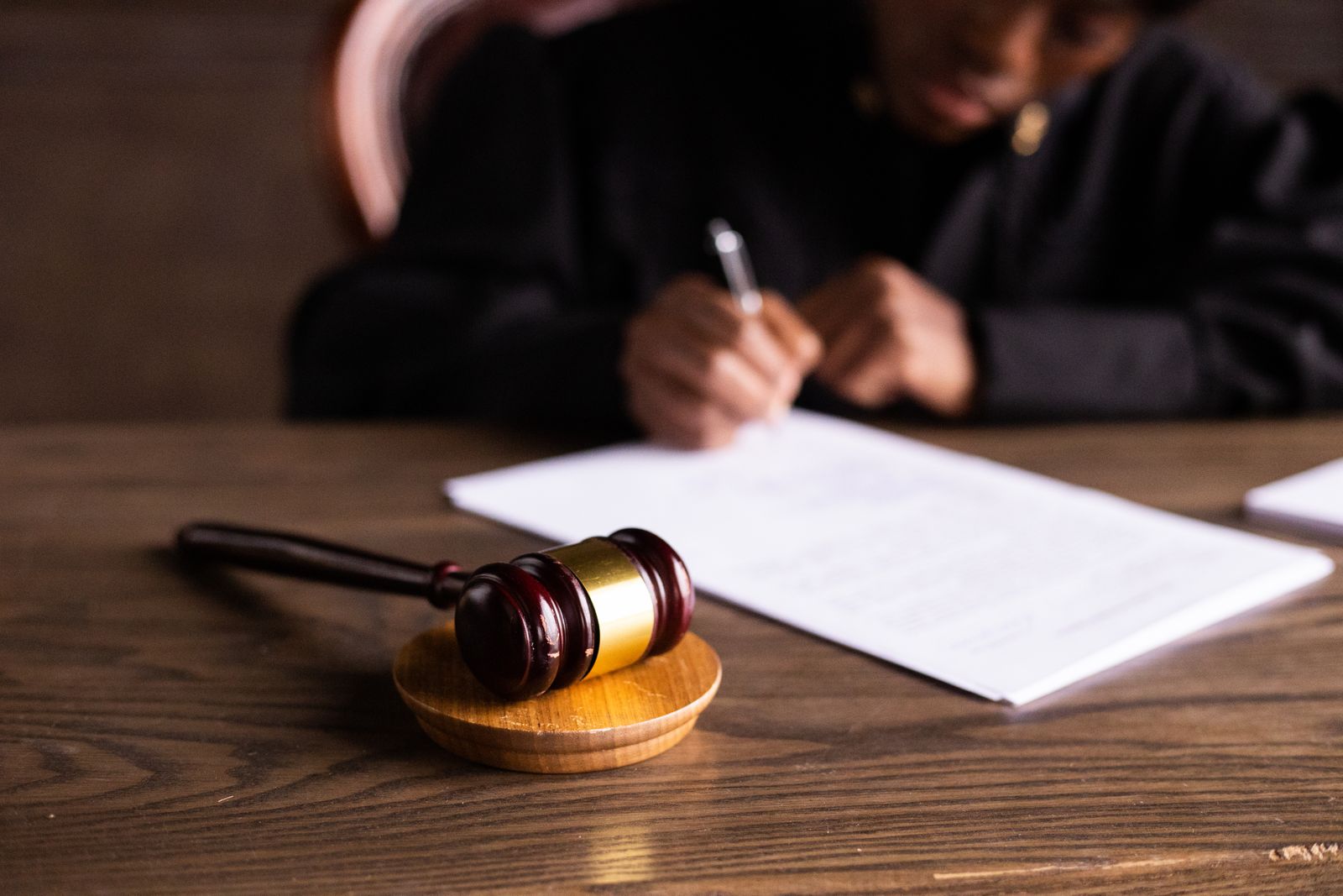 IA et licenciement : l'Italie impose un décideur humain