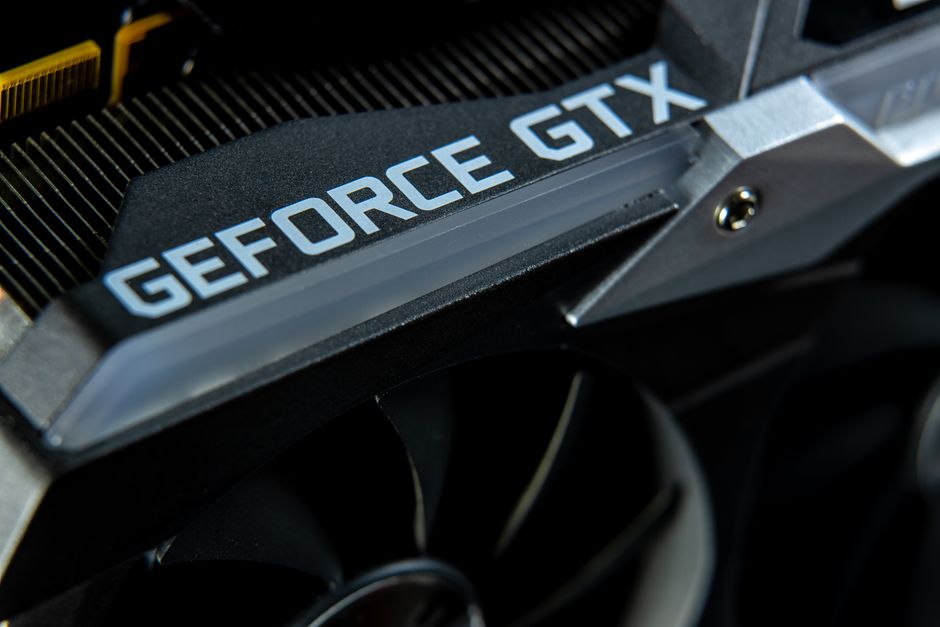 Carte graphique de calcul vue de près : un modèle de cette taille demande des GPU puissants